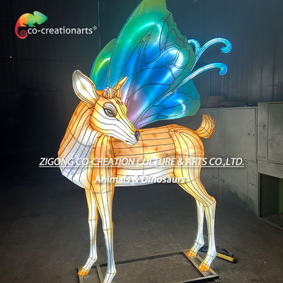 खरीदें भव्य जादुई हिरण उत्सव लालटेन, जीवंत नीले-हरे तितली पंखों के साथ | चीनी कलात्मकता ऑनलाइन निर्माण